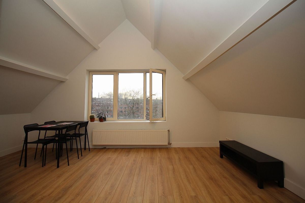 Samuel Mullerplein 12-B03 Photo Blur 2