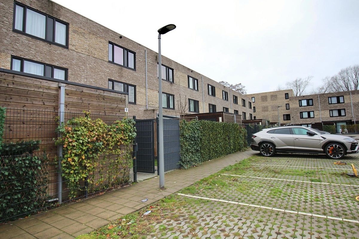 Virginia Gaaipad 9 Photo Blur 31