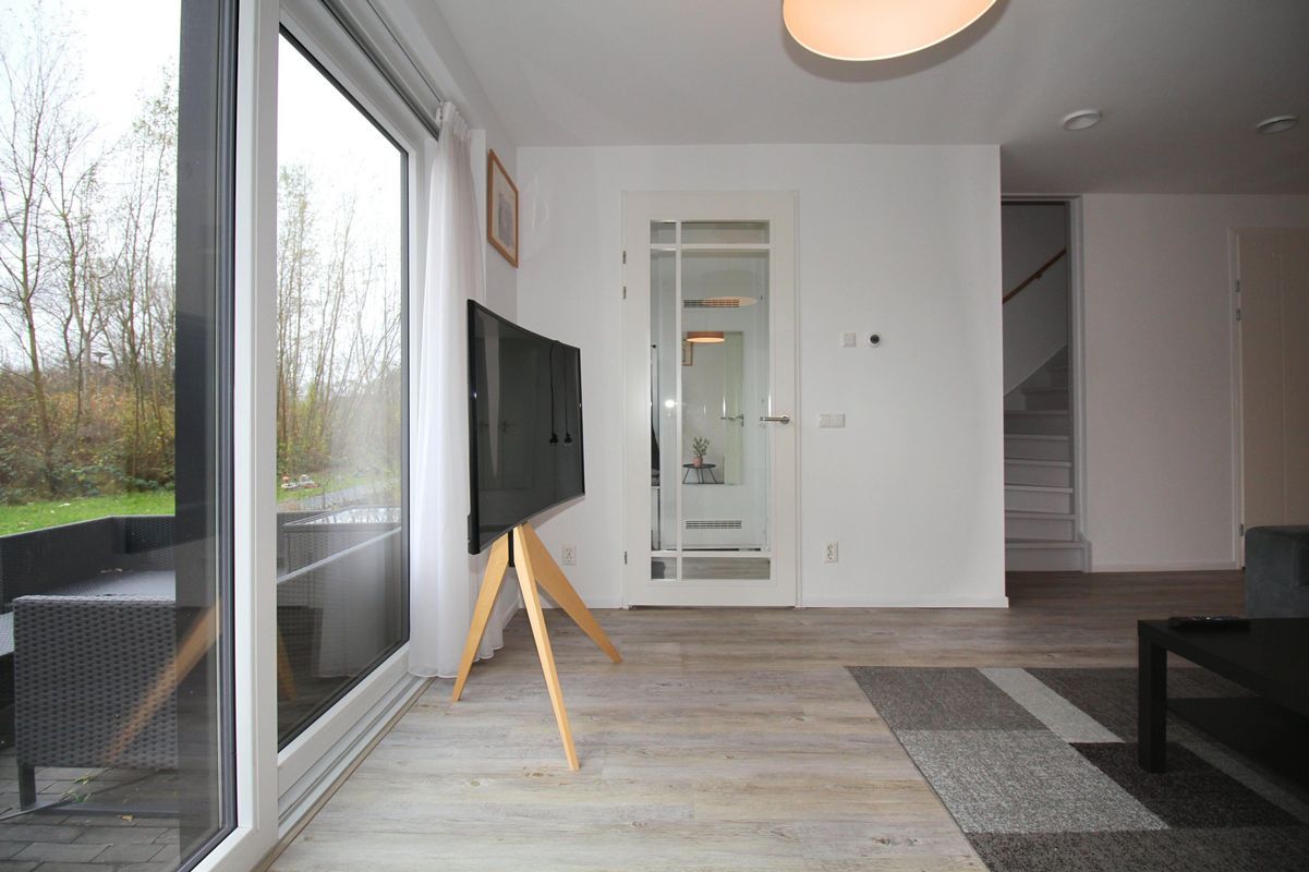 Virginia Gaaipad 9 Photo Blur 3