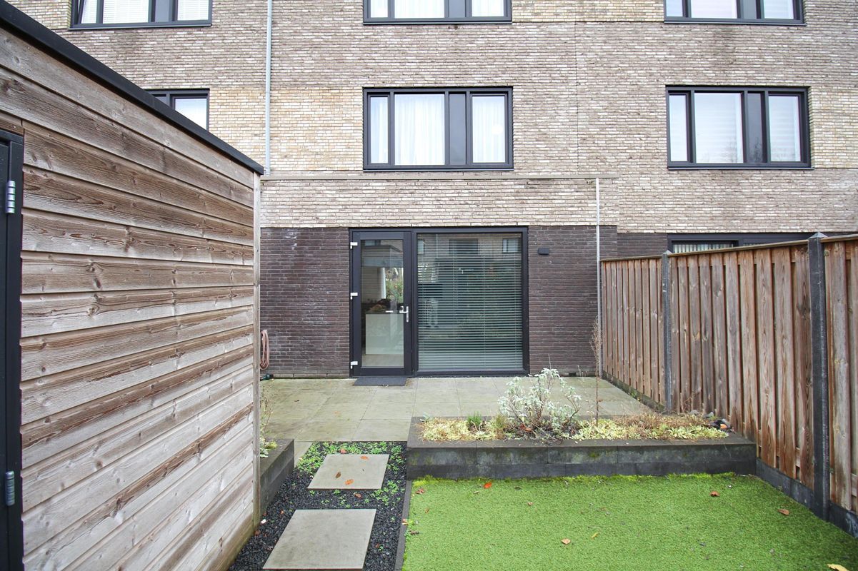 Virginia Gaaipad 9 Photo Blur 29