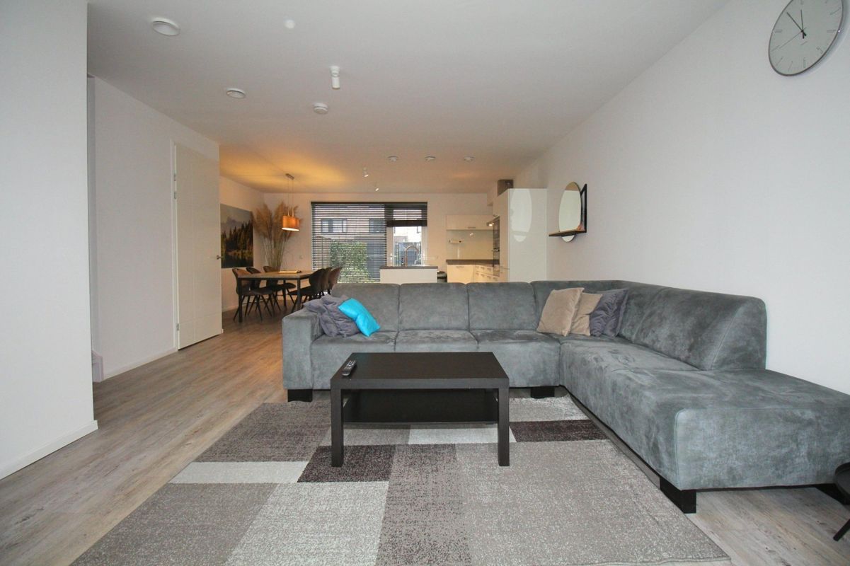 Virginia Gaaipad 9 Photo Blur 2