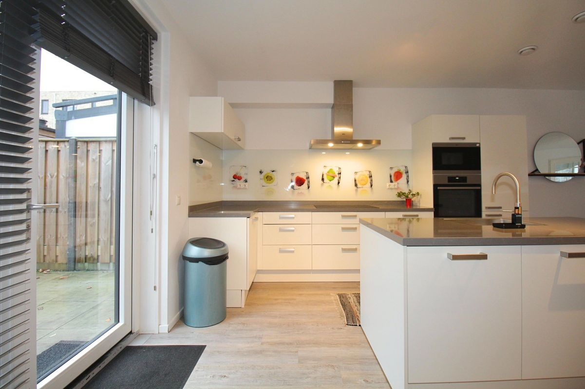 Virginia Gaaipad 9 Photo Blur 6