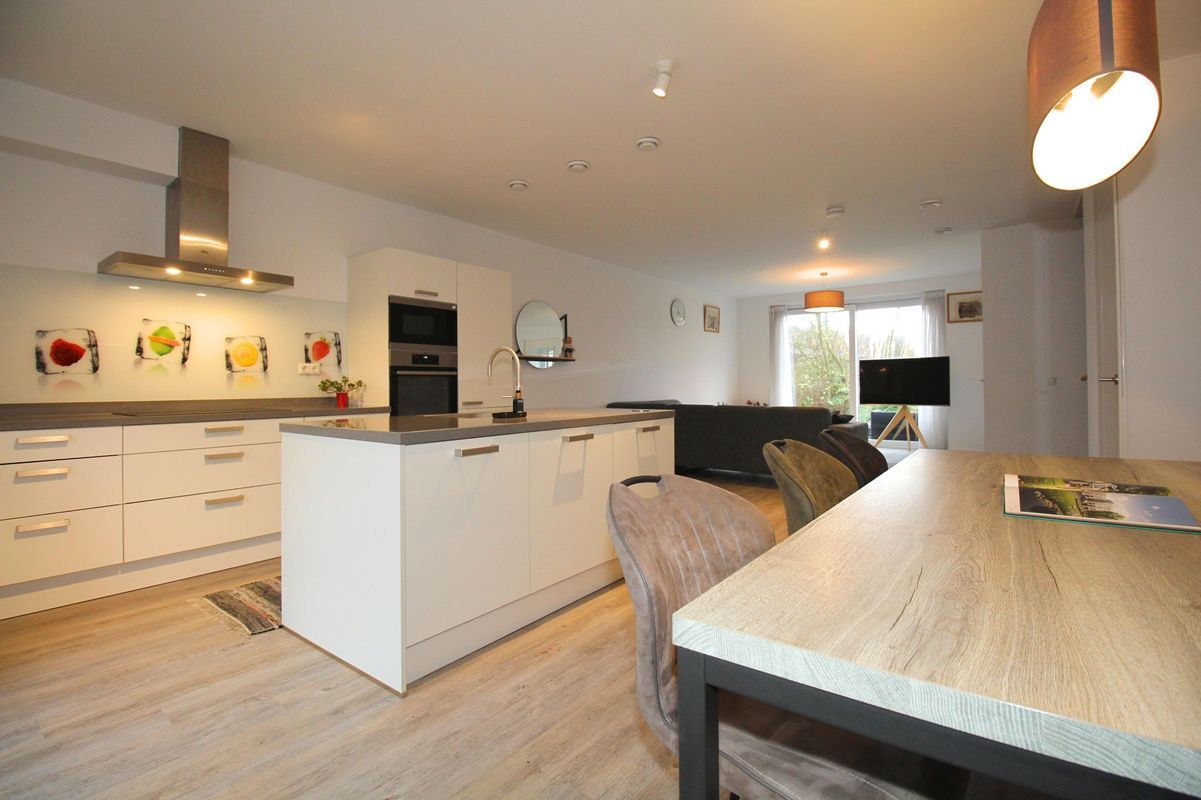 Virginia Gaaipad 9 Photo Blur 9