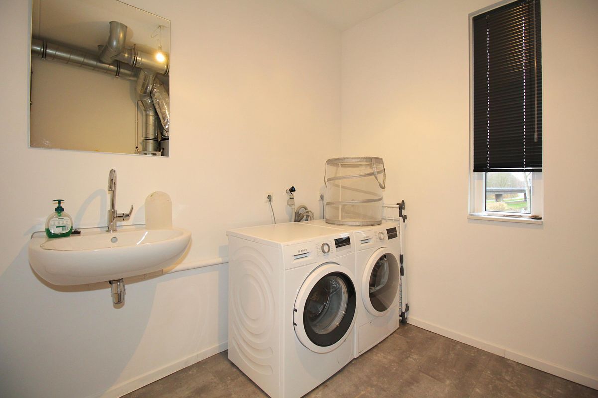 Virginia Gaaipad 9 Photo Blur 23