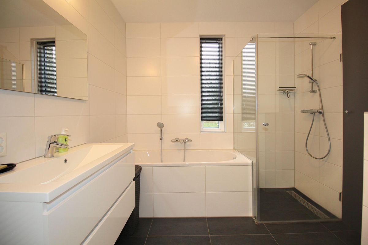 Virginia Gaaipad 9 Photo Blur 26