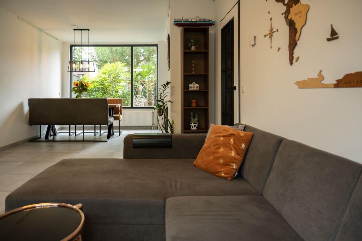 Roestmos 28 Photo Blur 4