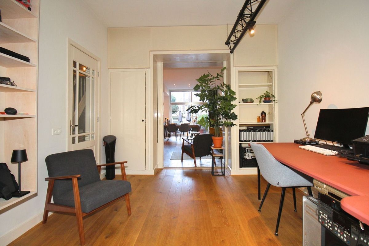 Graaf Florisstraat 76-B Photo Blur 6