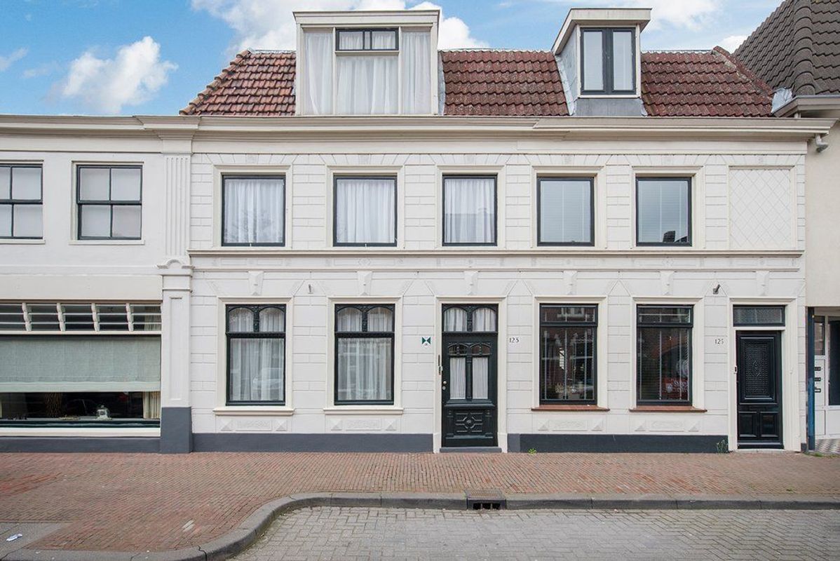 Hooftstraat 123 Photo Blur 0