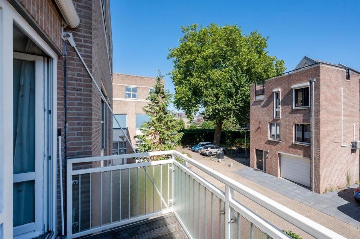 Curacaostraat 11 Photo Blur 12