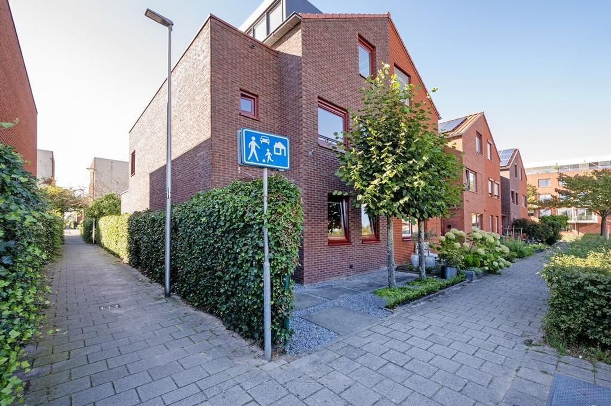 Wegastraat 12 Photo Blur 32