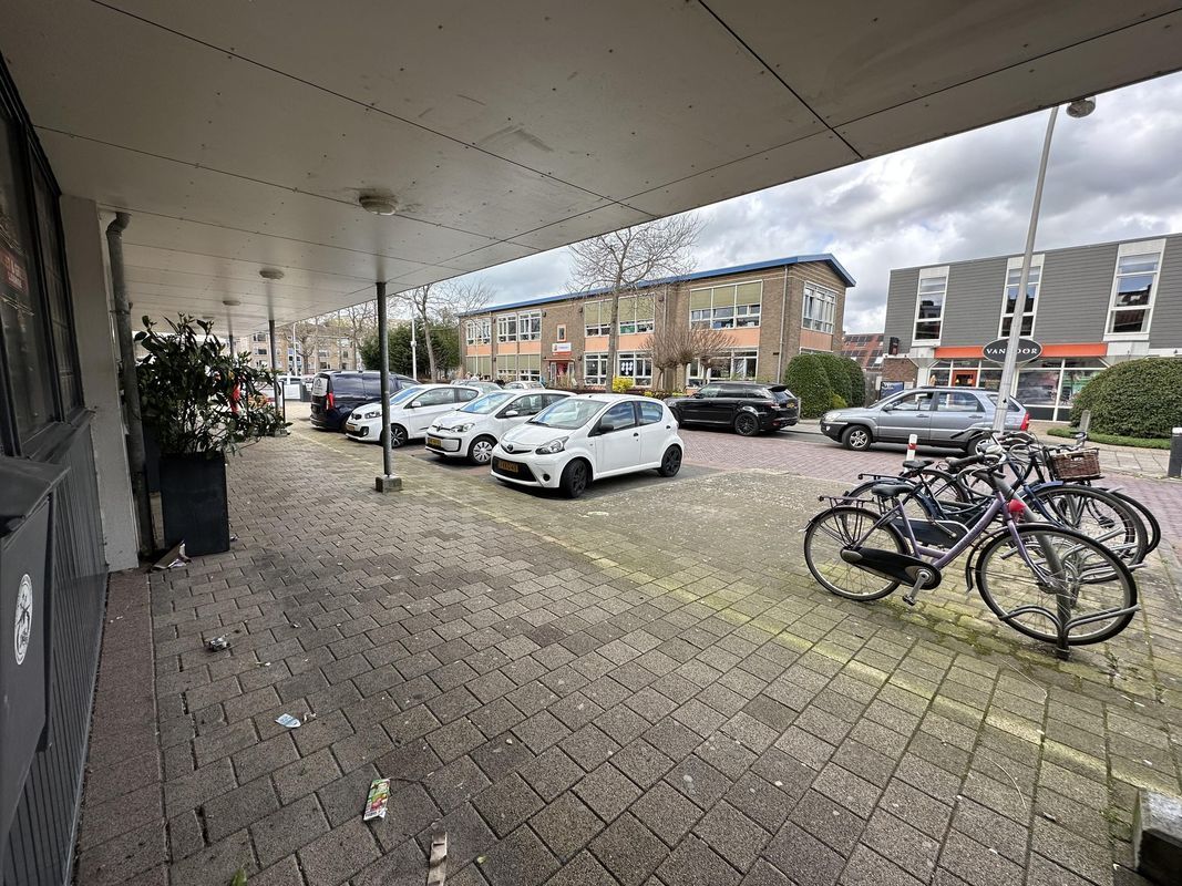 Van Nesstraat 19-- 19 A Photo Blur 2