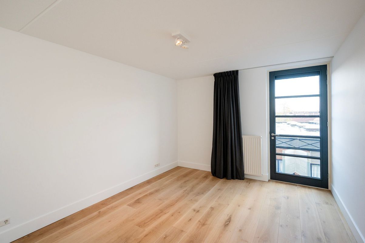 Raadhuisstraat 251-D Photo Blur 25