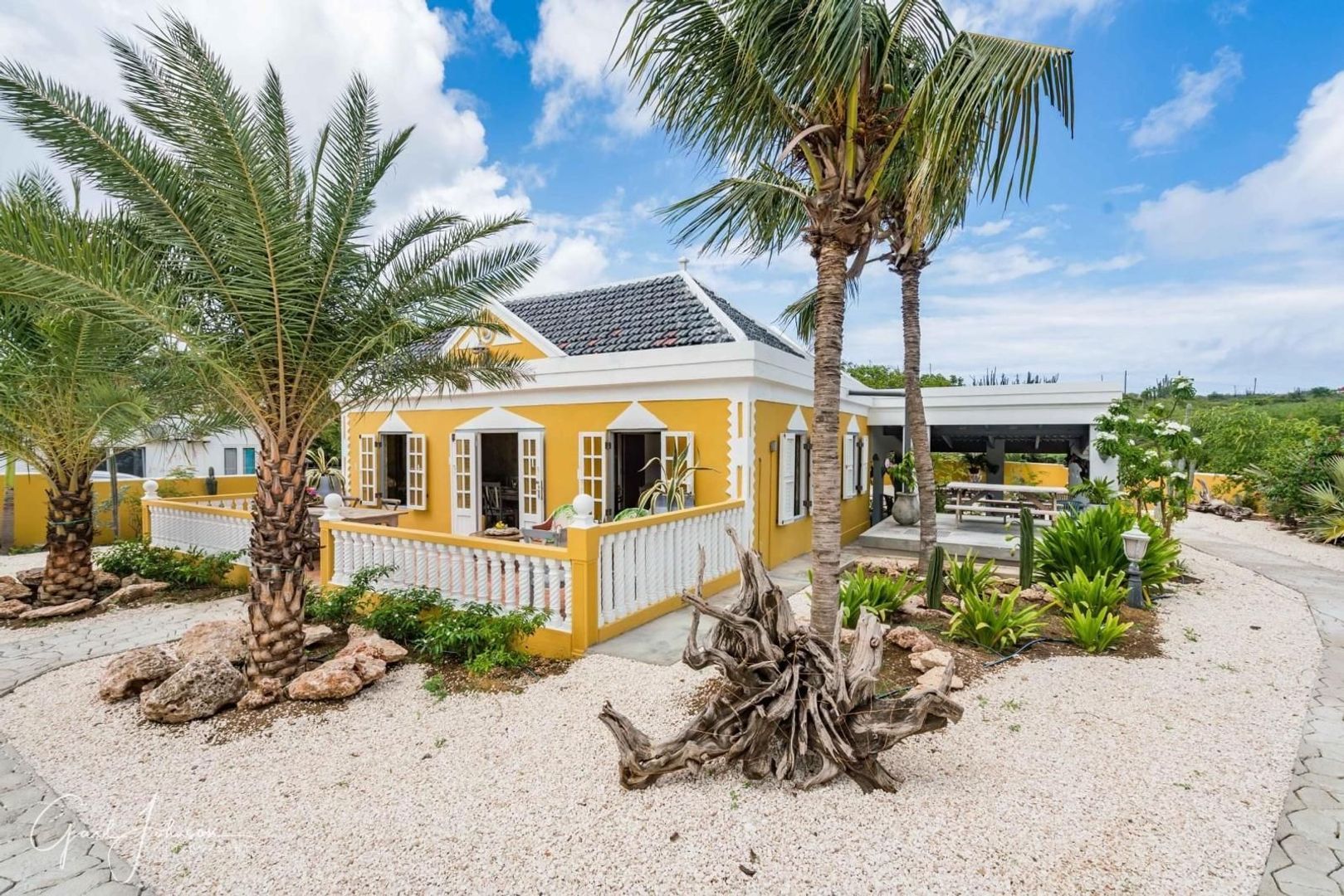 Landhuis Misjé / Weg naar Westpunt 24 | International Fine Living, image size:1619x1080