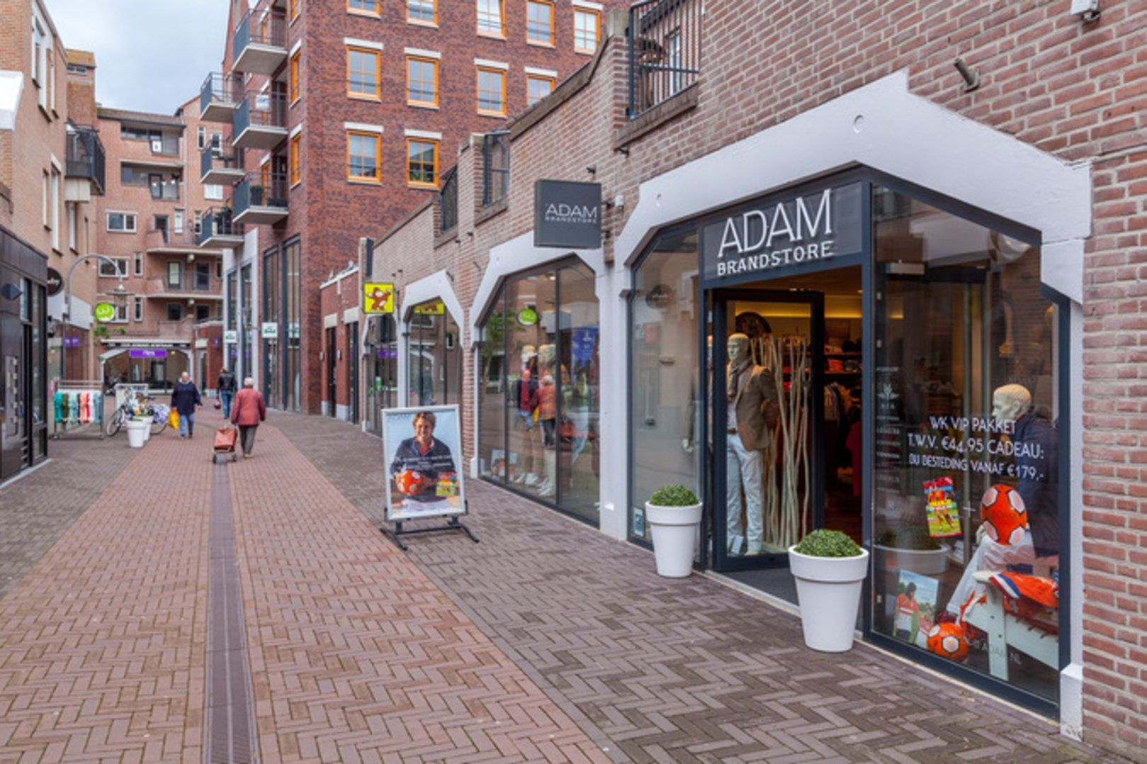 Winkelcentrum De Eglantier image 1