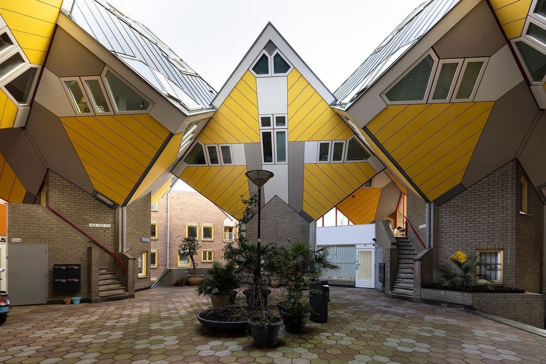 Overblaak 105 Cube House image thumbs 1