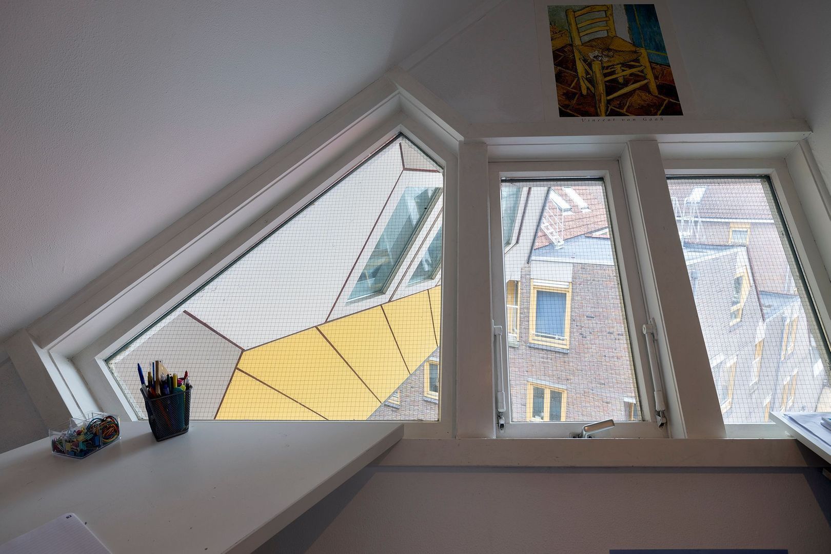 Overblaak 105 Cube House image 1