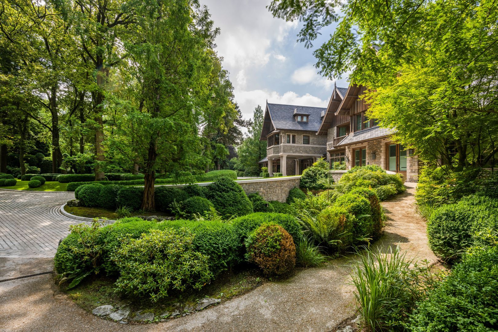 The Logosberg Estate image 1