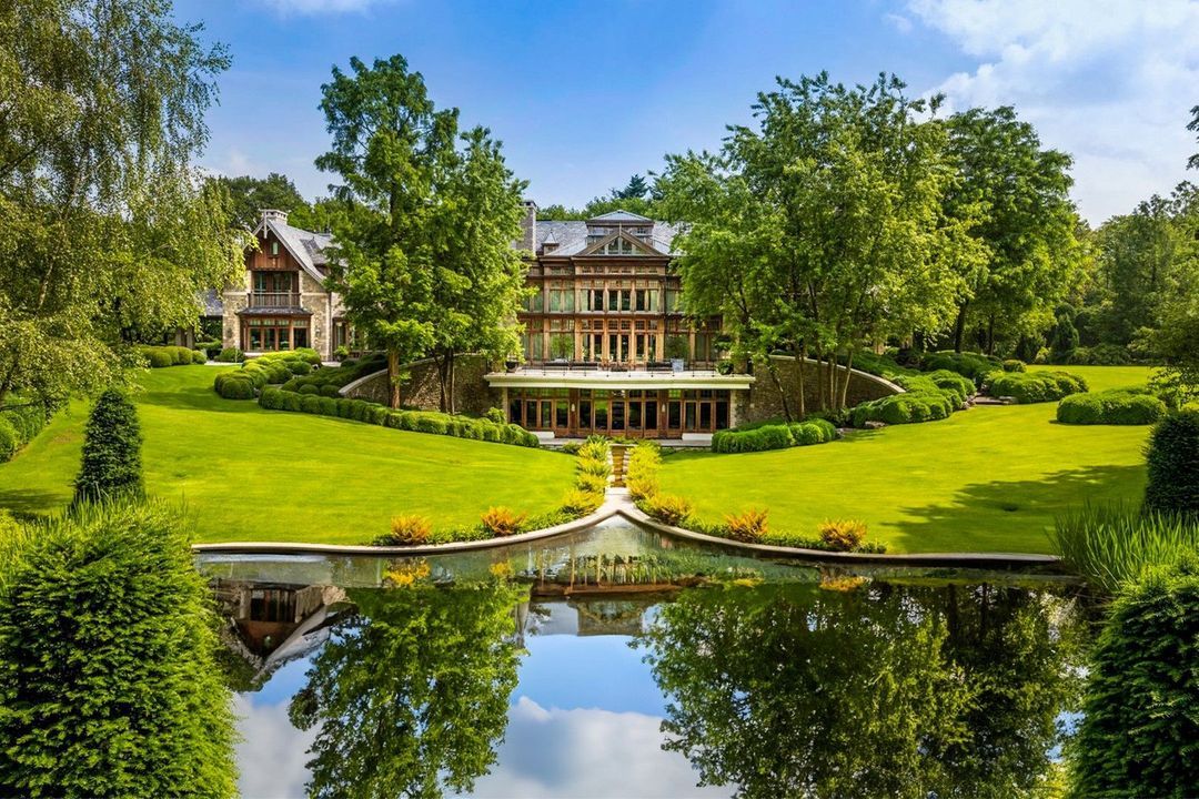 The Logosberg Estate image thumbs 1