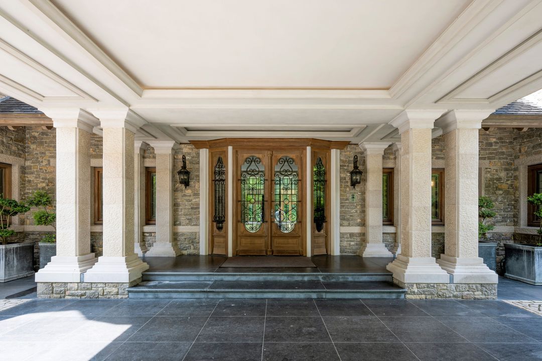 The Logosberg Estate image thumbs 1