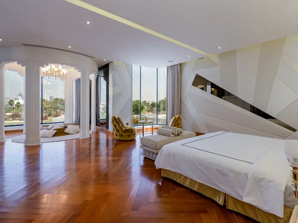 Emirates Hills image thumbs 1