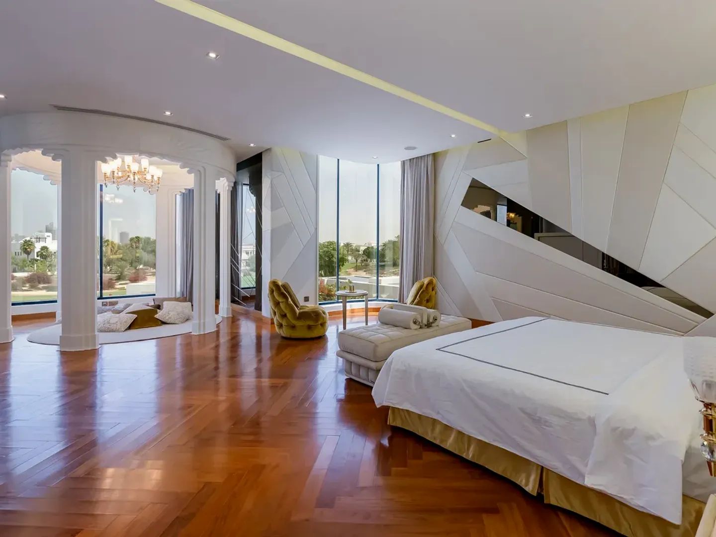 Emirates Hills image 1