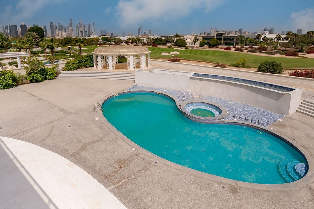 Emirates Hills image thumbs 1