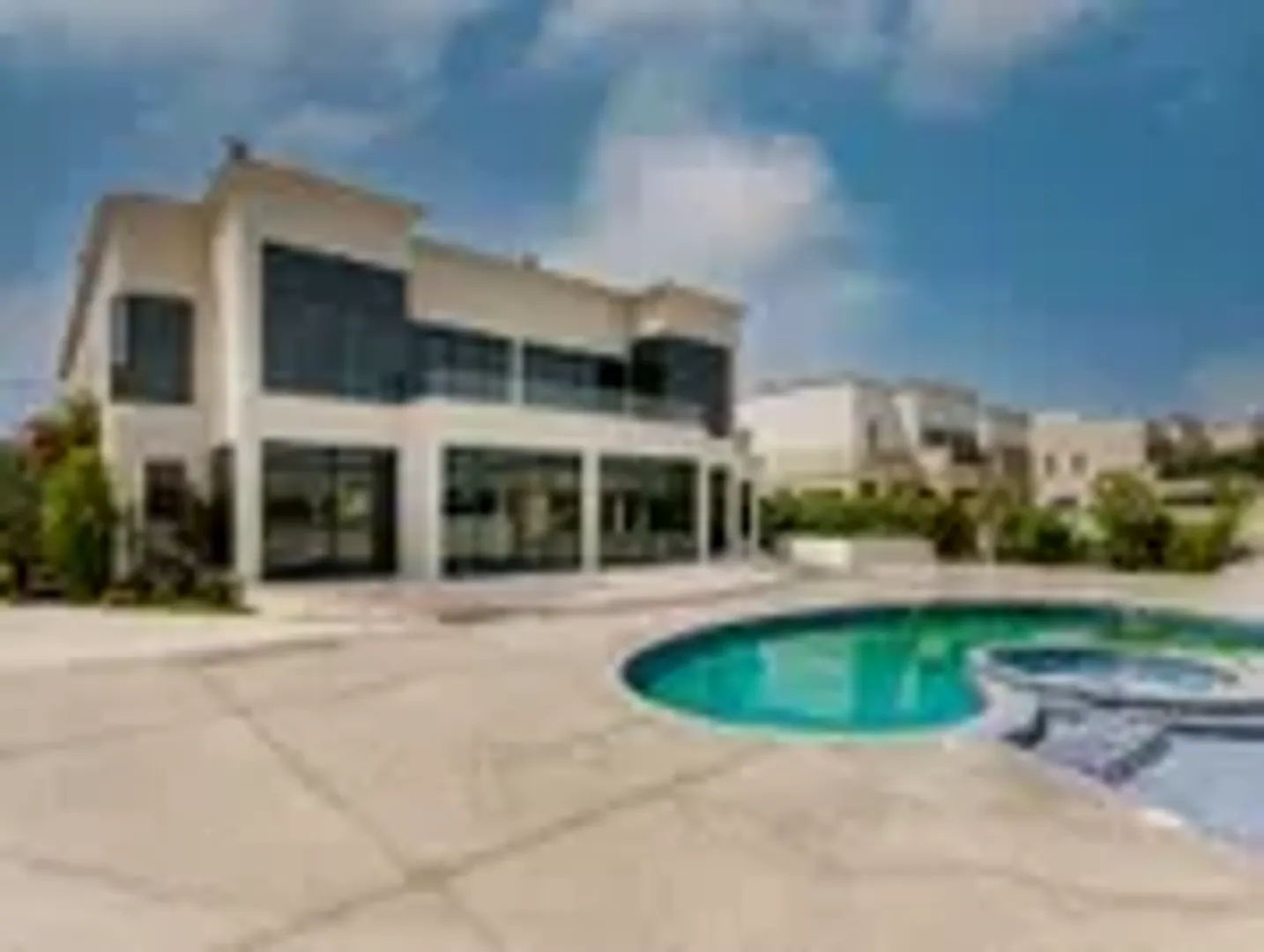 Emirates Hills image 1