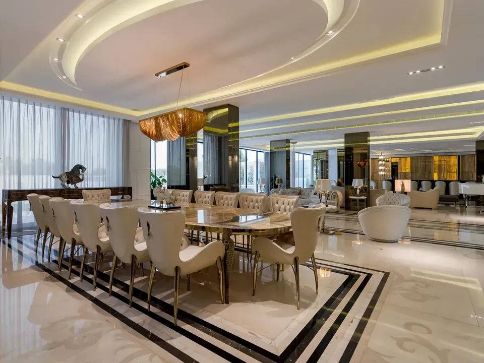 Emirates Hills image thumbs 1