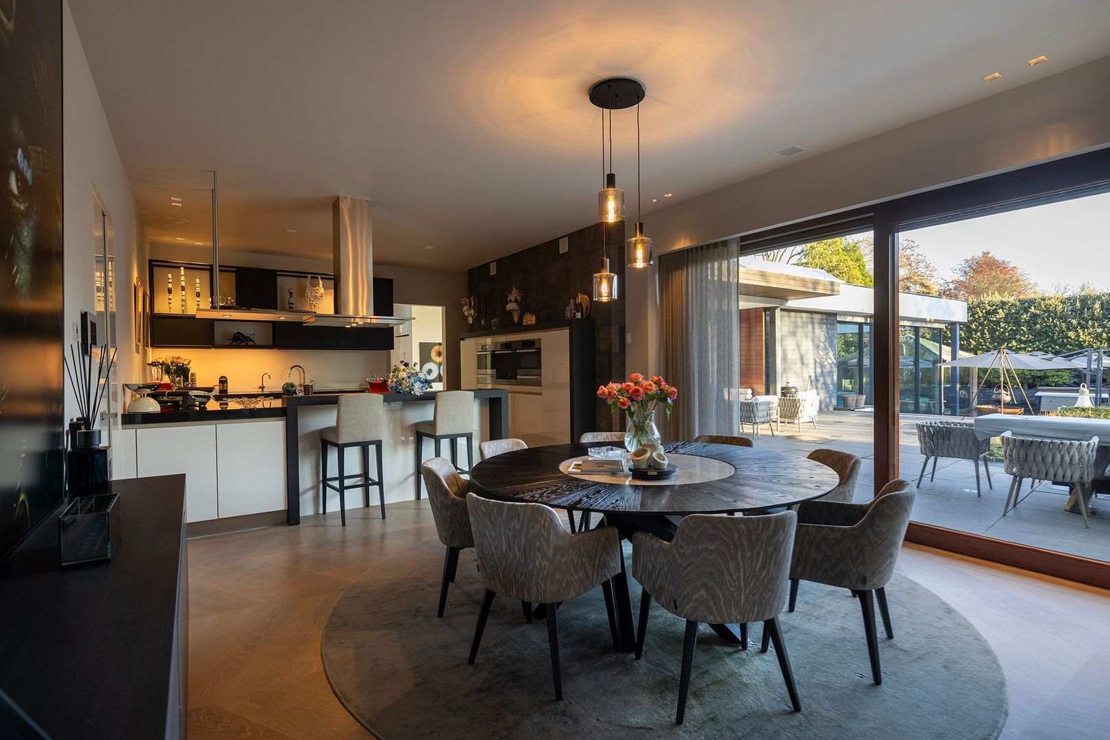 Villa ensemble in Noord Brabant image 1