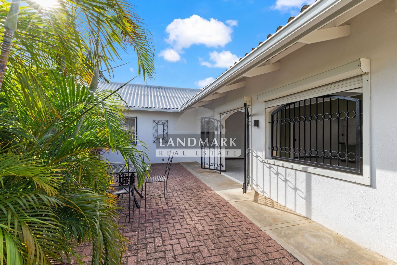 Kaya John Menge 18, Toni Kunchi foto-4