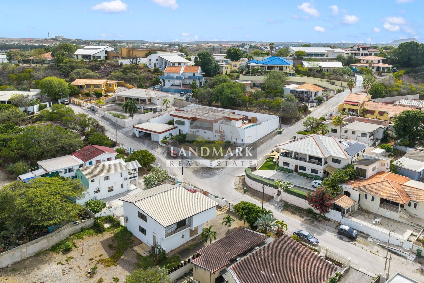 Kamminda Lora 8, Francia foto-2
