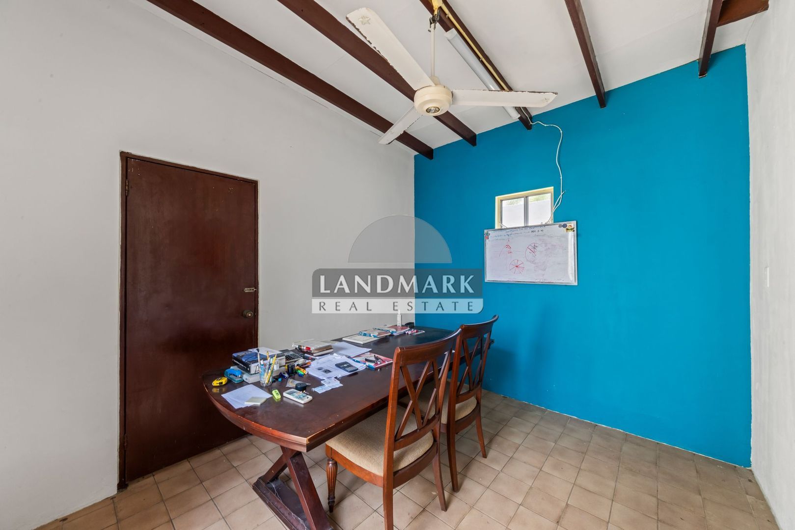 Kamminda Lora 8, Francia foto-19