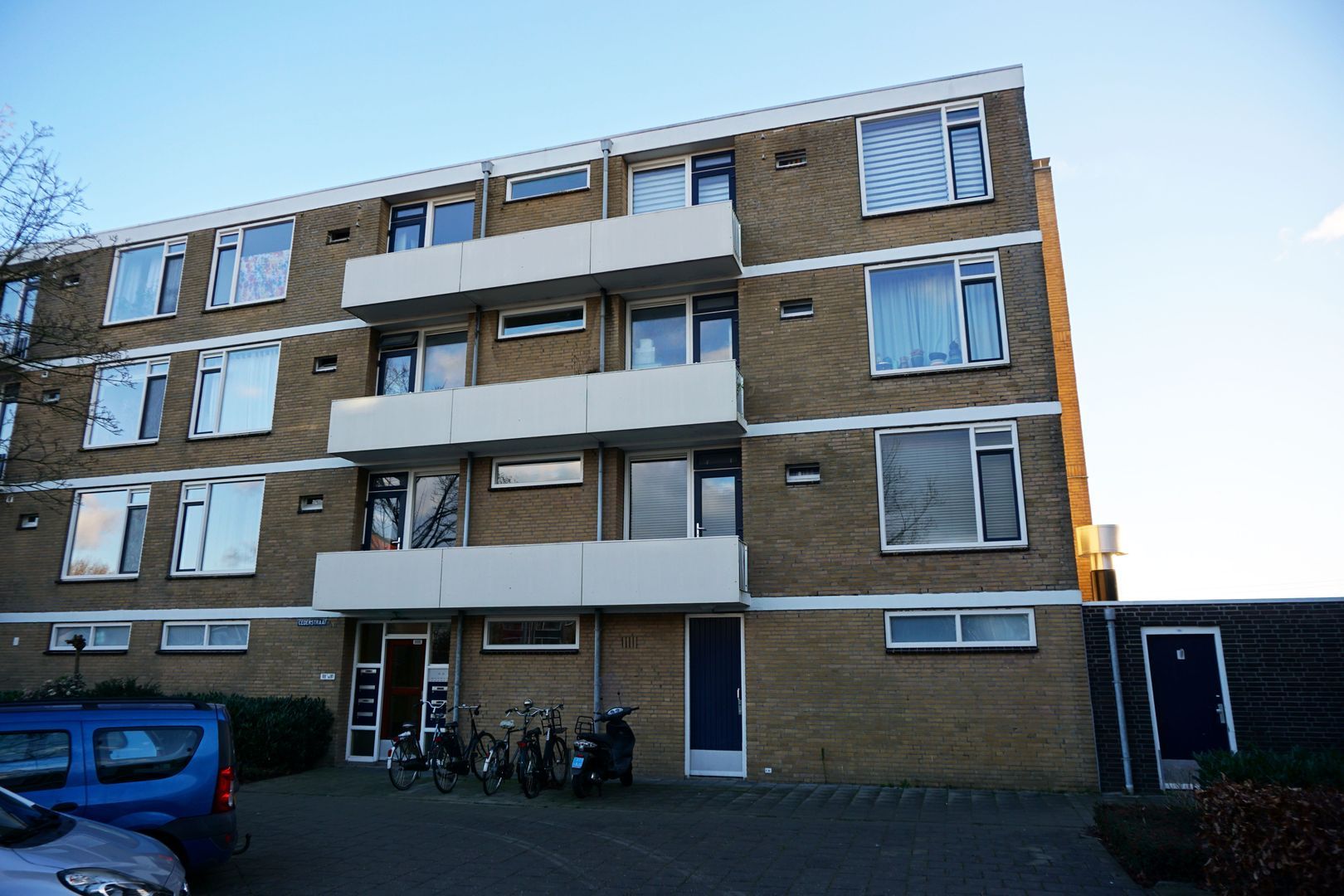 Cederstraat 181, Alphen aan den Rijn foto-0 blur