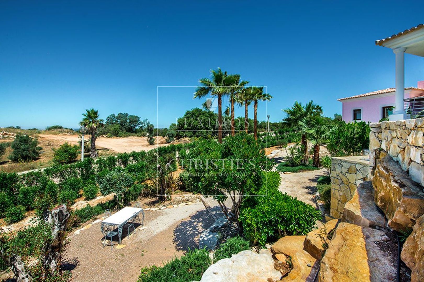 Santa Barbara de Nexe image 1