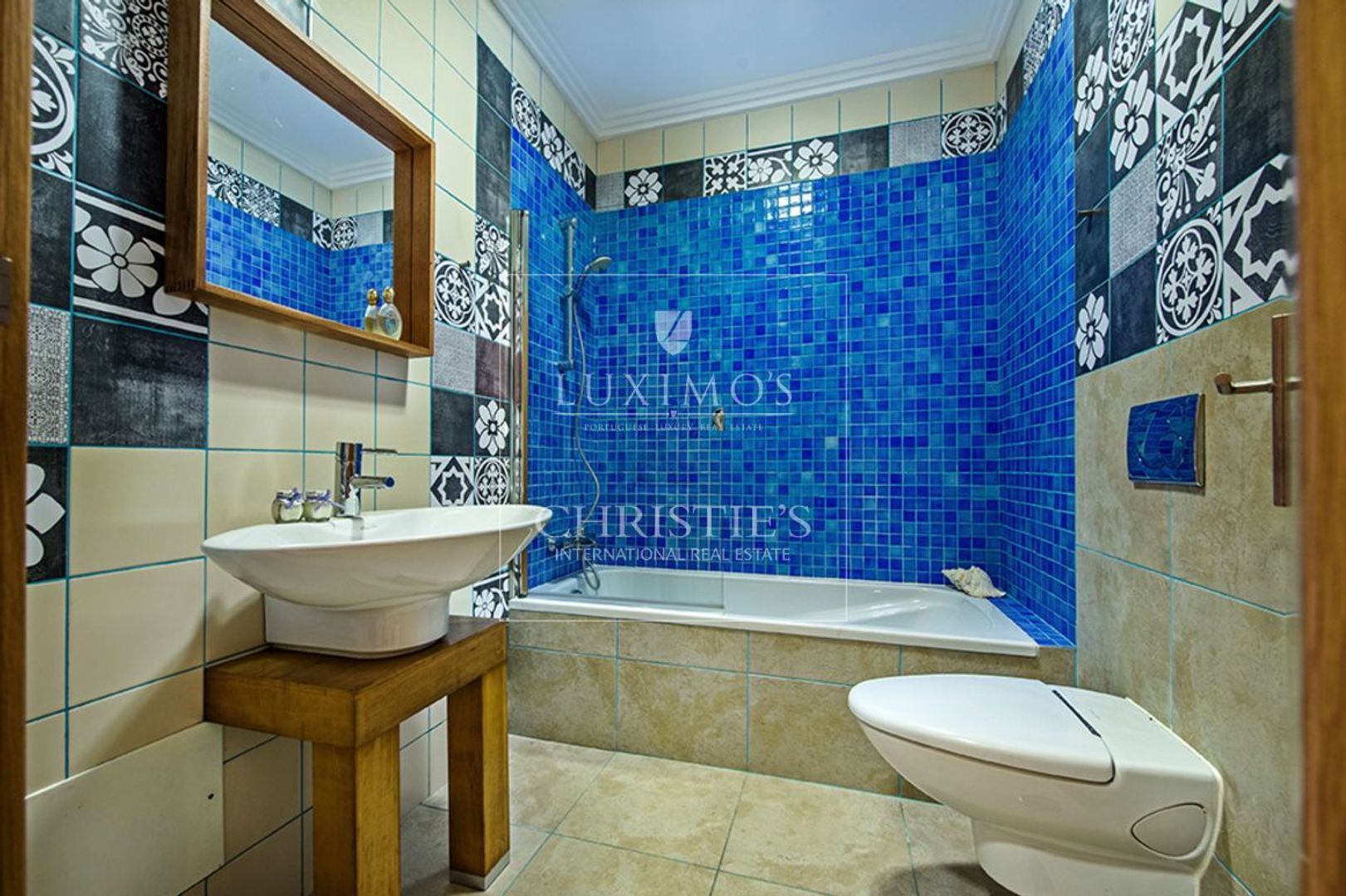Santa Barbara de Nexe image 1