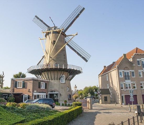 Bovenkade 11, Willemstad NB