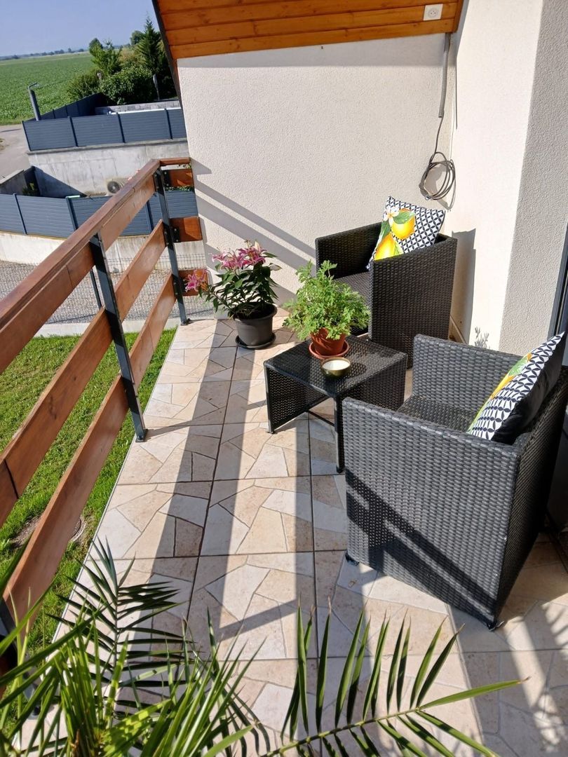 Recently built villa in Alsace, Oberhergheim (Colmar) foto-12