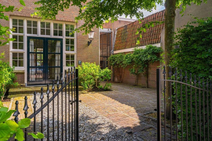 Wat schuilt er achter deze historische gevel?