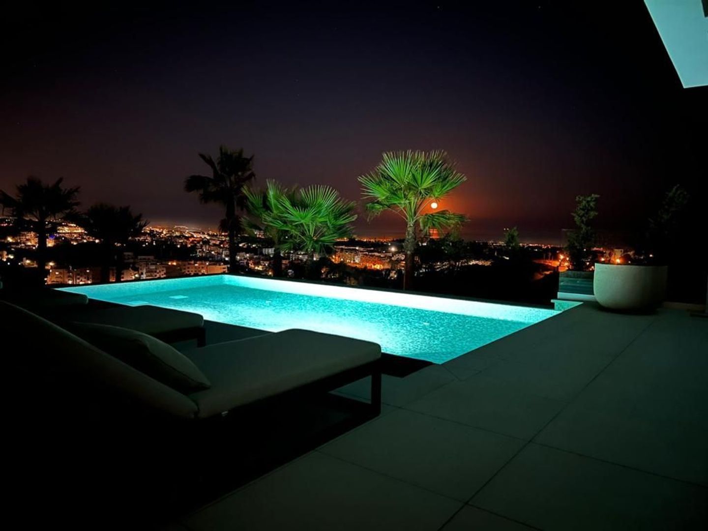 Av.Pablo Picasso, Estepona foto-11