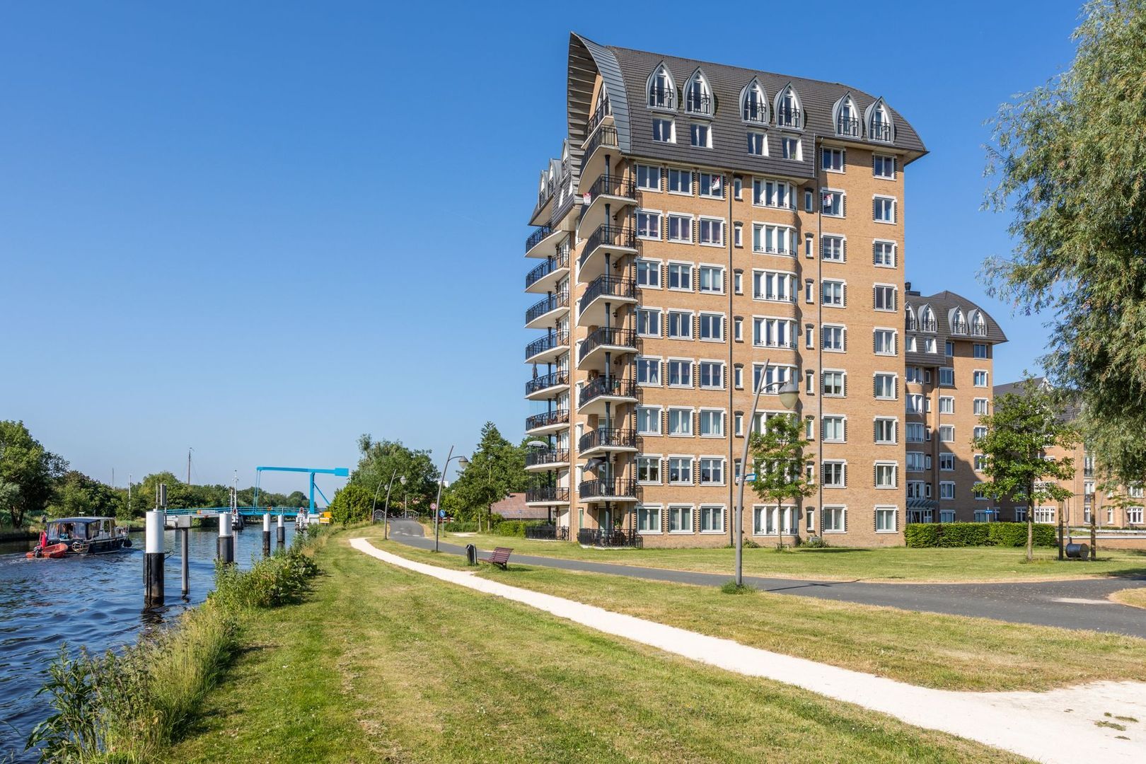 Appartement te koop: Annie M.G. Schmidtlaan 418, Voorschoten