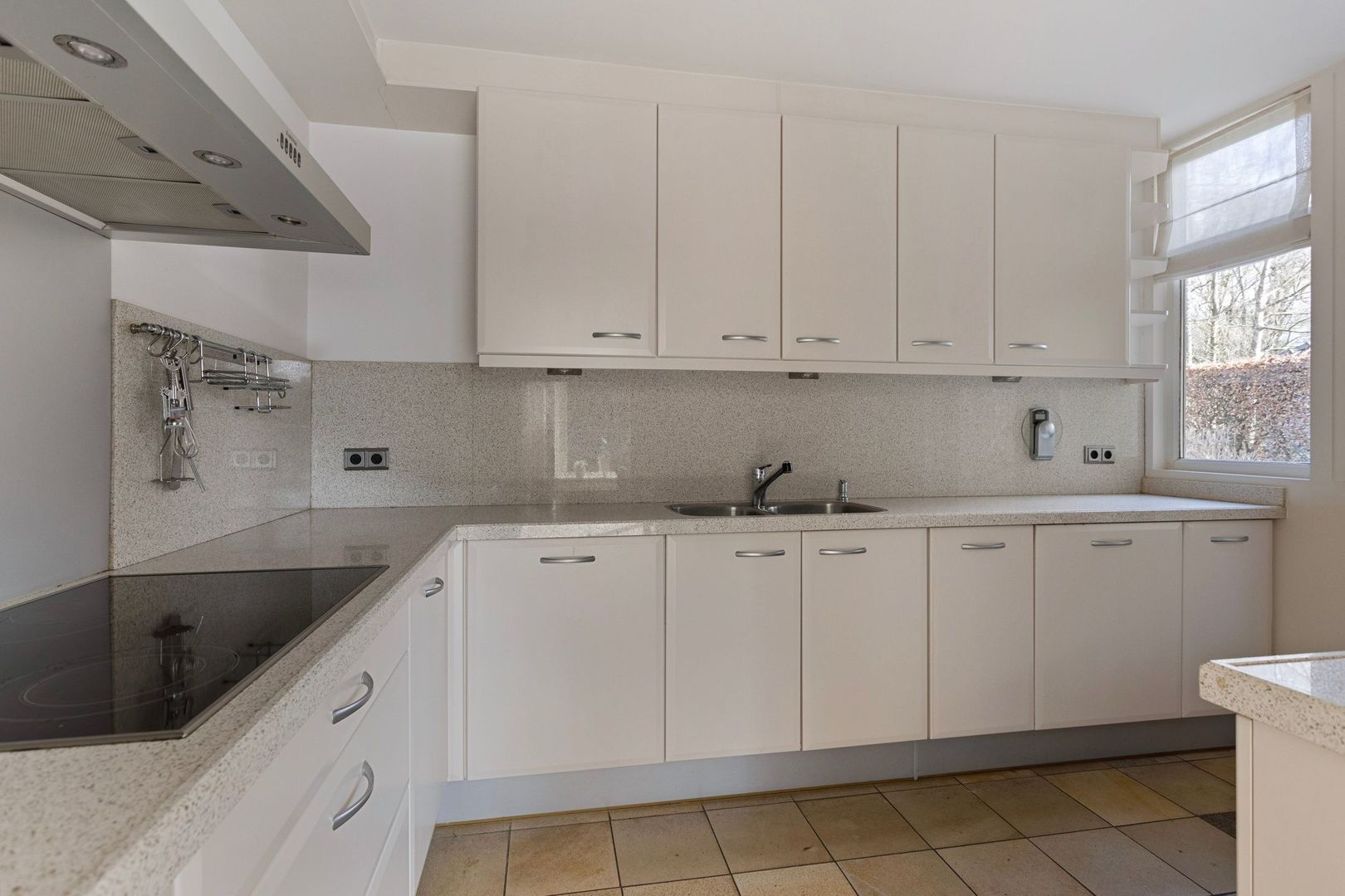 Vrijstaande woning te koop: Beatrixlaan 10, Warmond