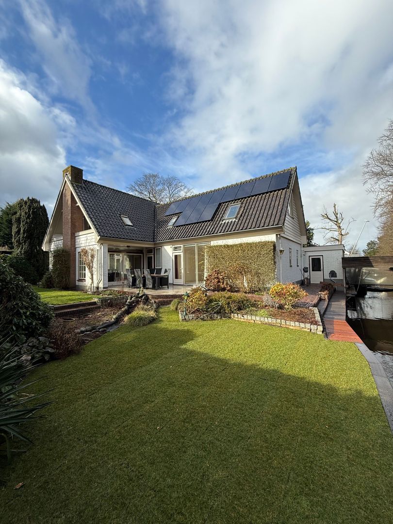 Vrijstaande woning te koop: Beatrixlaan 10, Warmond