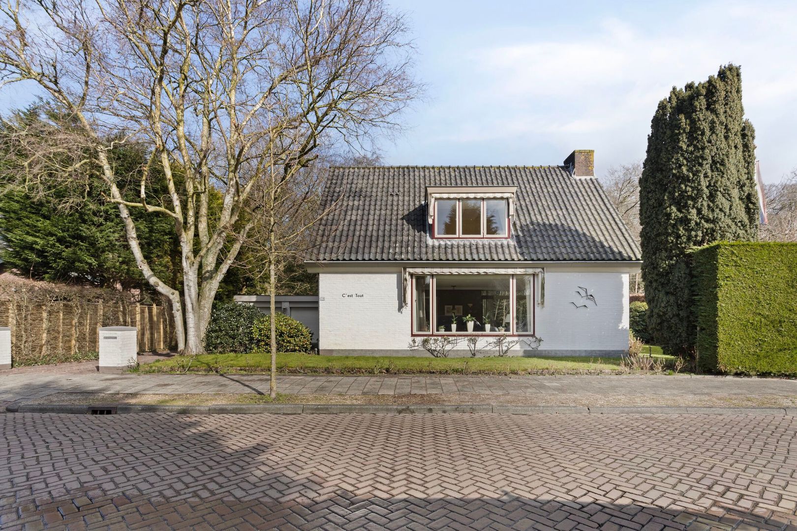 Vrijstaande woning te koop: Beatrixlaan 10, Warmond