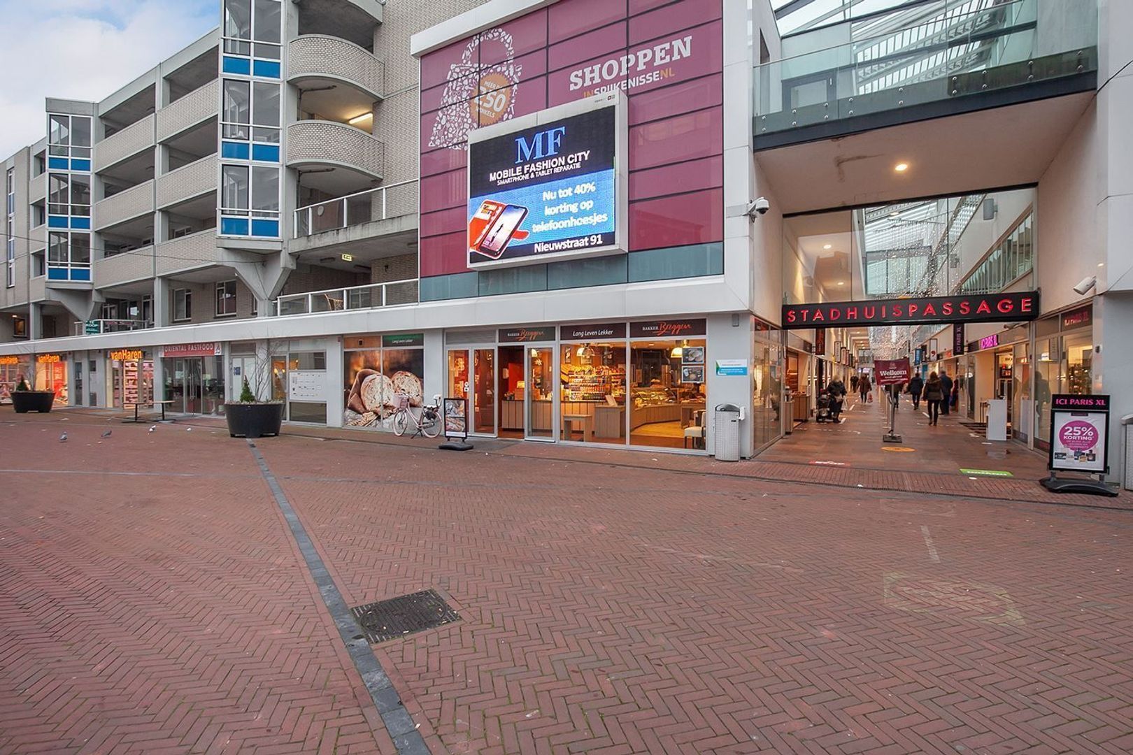 Raadhuislaan, Spijkenisse foto-41
