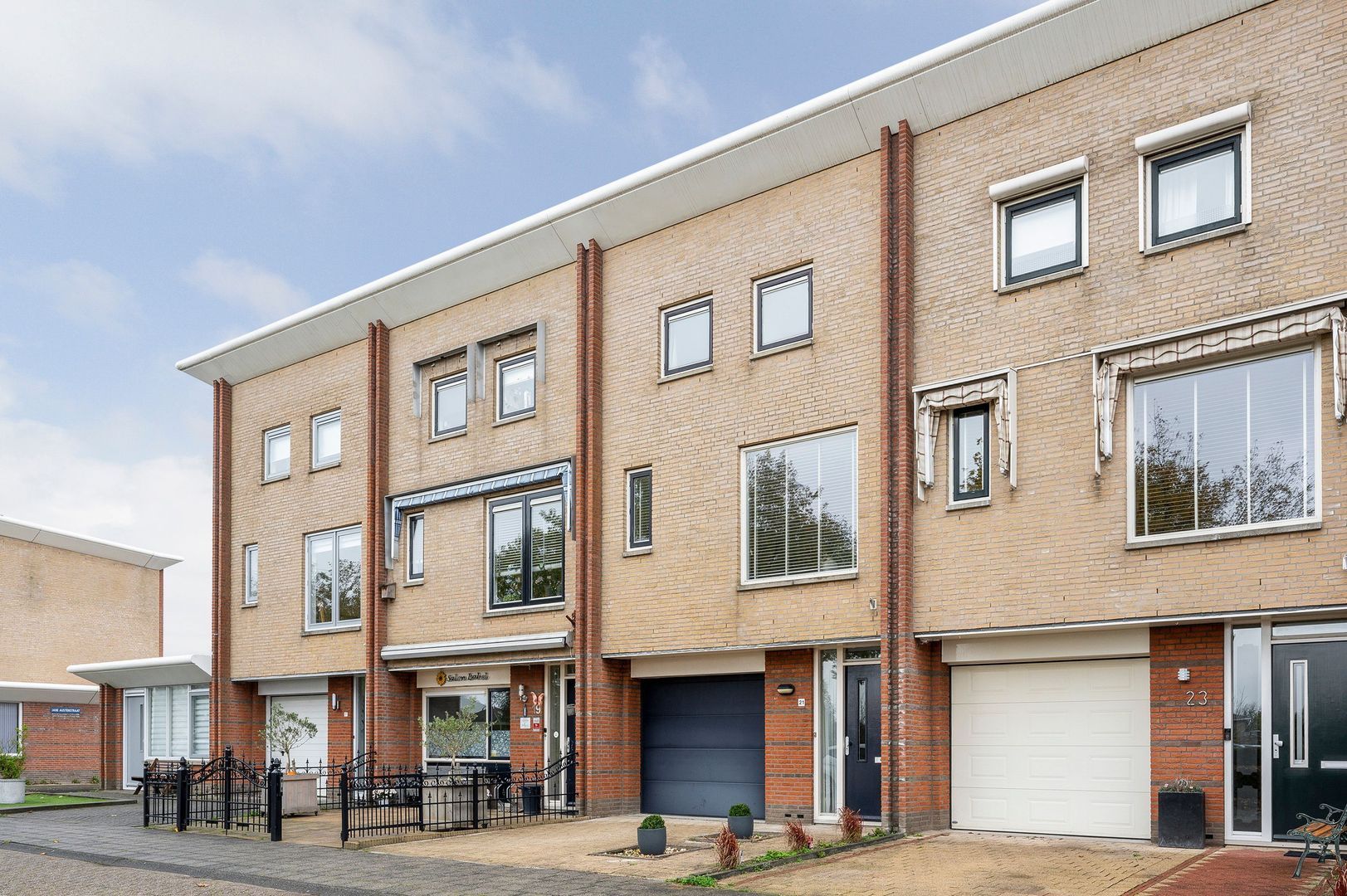 Simone de Beauvoirstraat, Spijkenisse foto-0