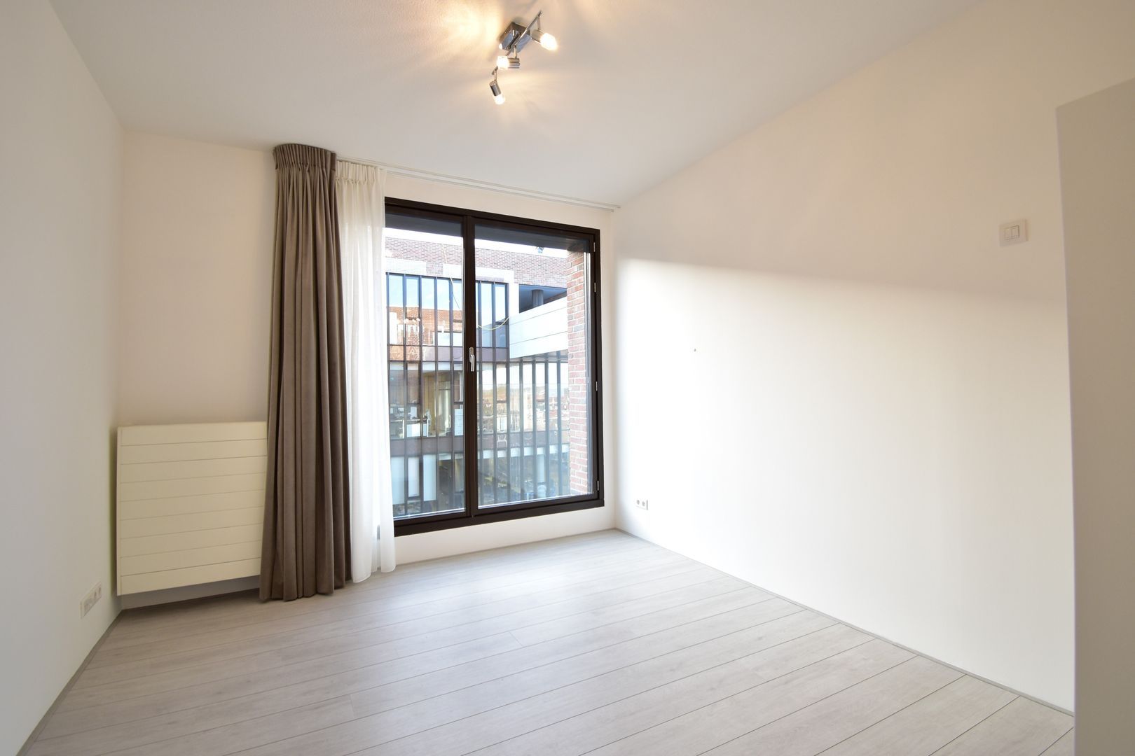 Françoise van Savoyetoren, Breda foto-6 blur