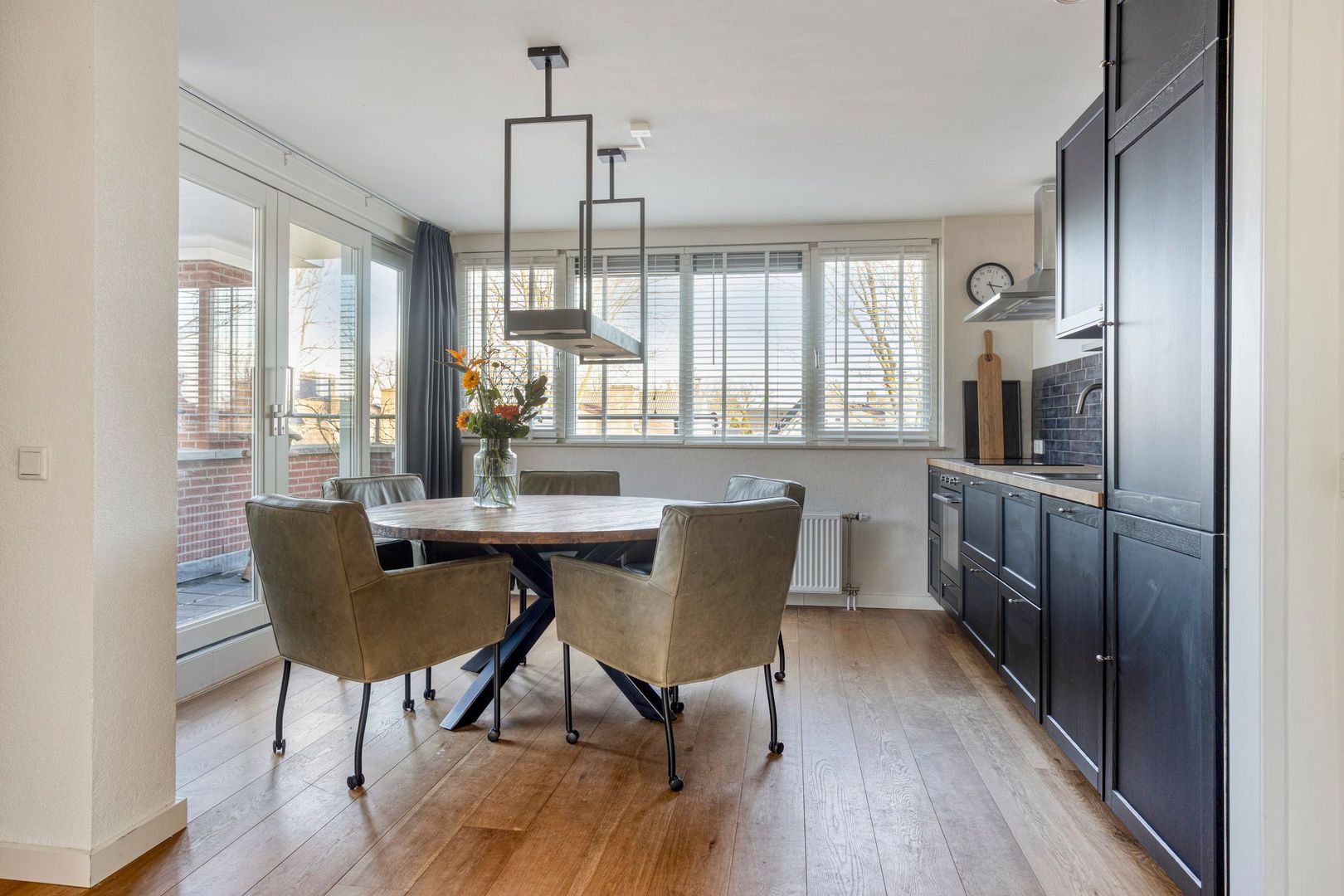 Middelmeede, Made foto-4 blur