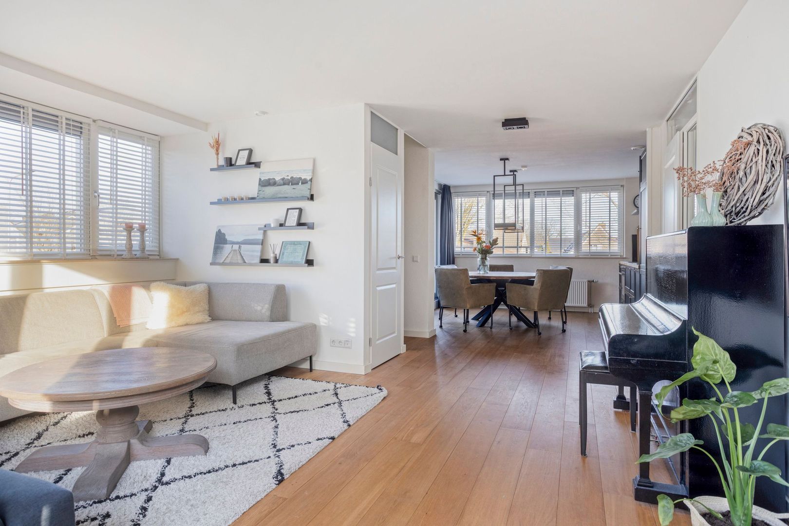 Middelmeede, Made foto-3 blur