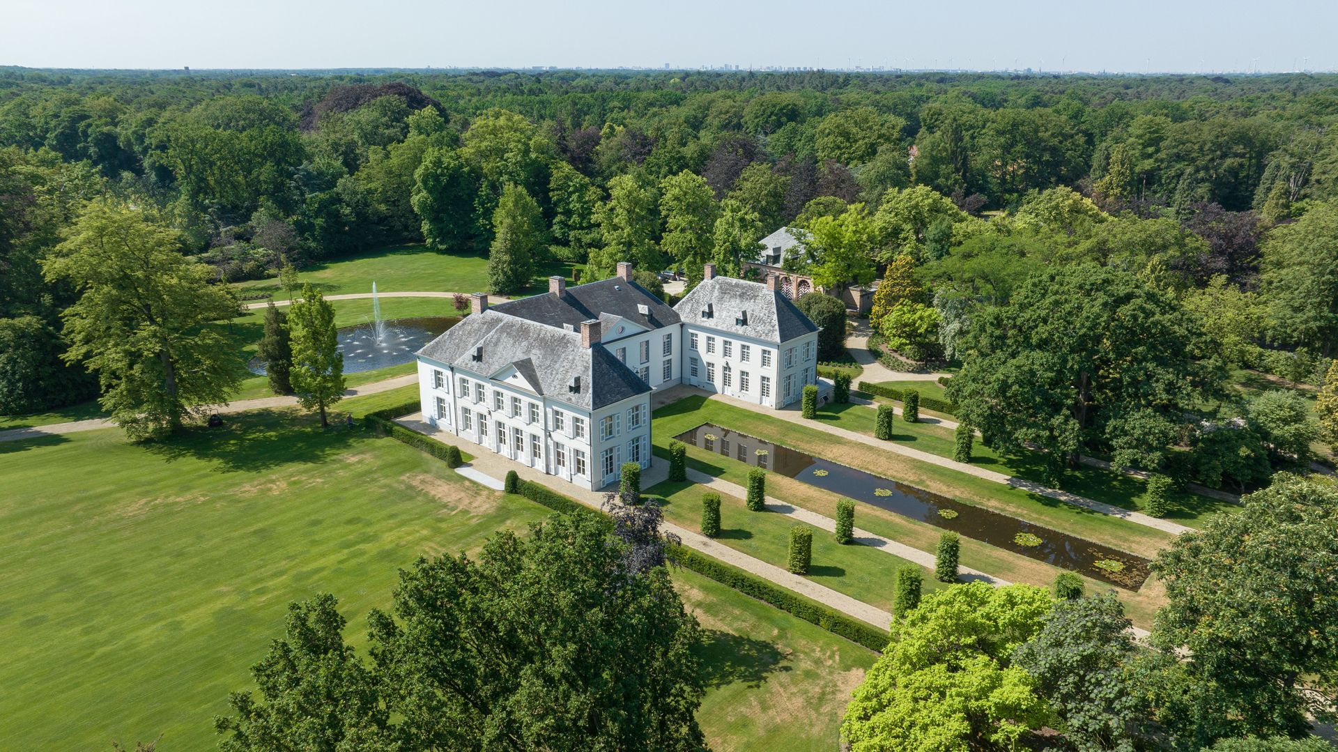 Kasteel Mishaegen, Brasschaat image 1