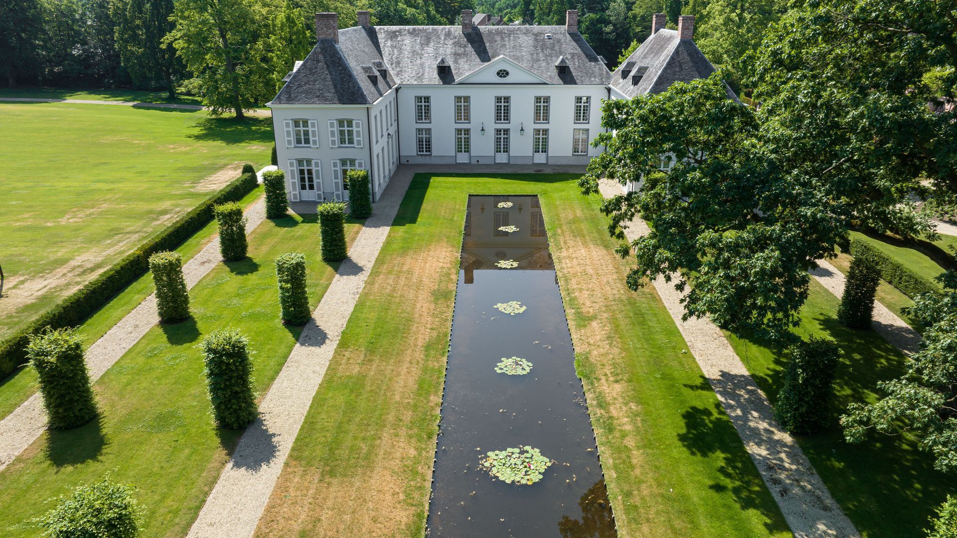 Kasteel Mishaegen, Brasschaat image 1